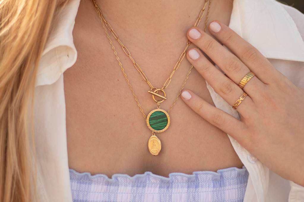 les bijoux pour donner du peps à une tenue