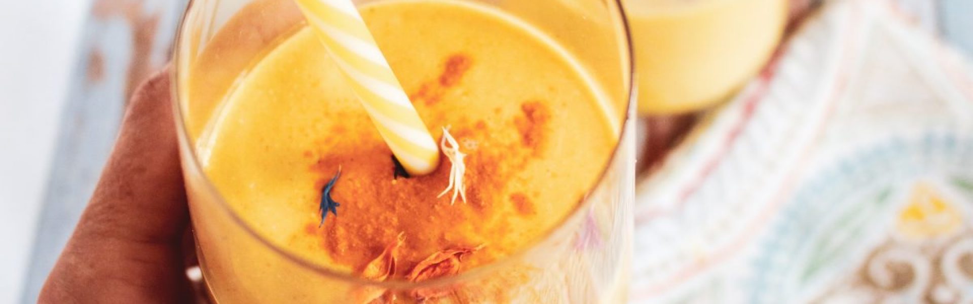 Turmeric-Mango-Carrot-Smoothie-3-resized