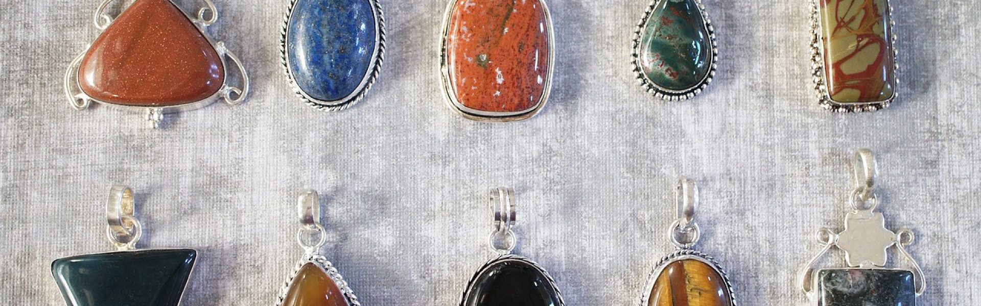 Les tendances actuelles en matière de pendentifs pour femme